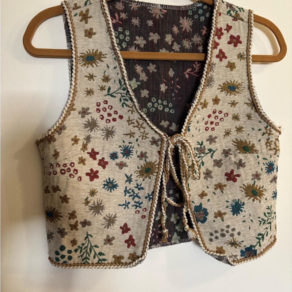 SHEIN Multicolor Floral Embroidered Vest